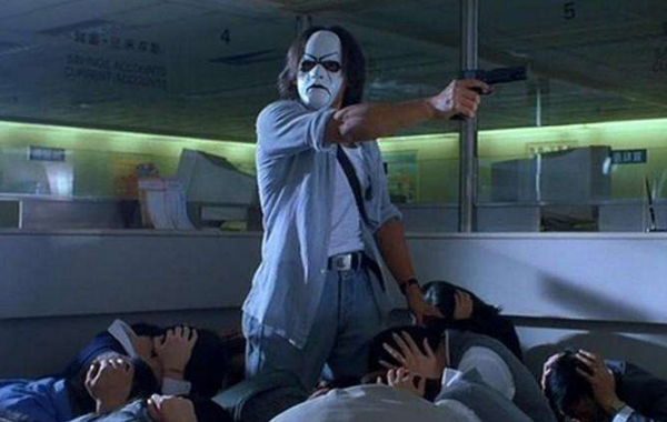 香港十大经典枪战电影：90年代的多部经典作品上榜