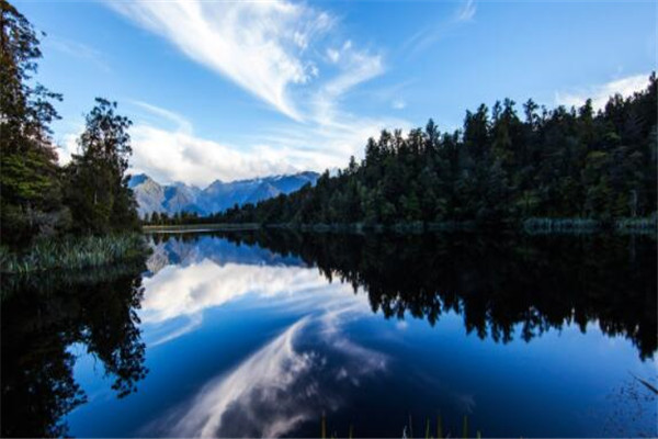 世界十大最美的湖泊 贝加尔湖冬季如冰雪王国，一眼心动之地