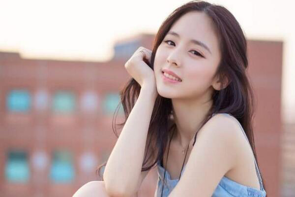 中国最美10大校花排行榜 人称奶茶妹妹如今已成京东老板娘
